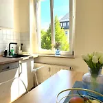 Newcityhome - - 2 Zi - Design Naomi - Kassberg - Private Parking Apartment