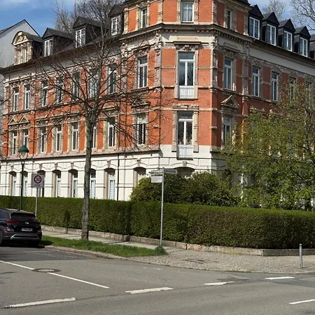 Dein - 2 Zi -schick - Private Parking Apartment